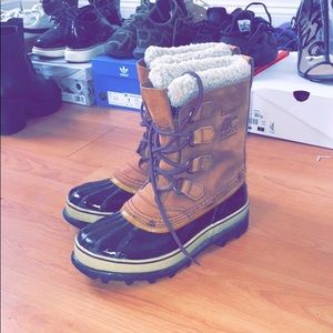 Women's Sorel Caribou Winter Boot Size 9